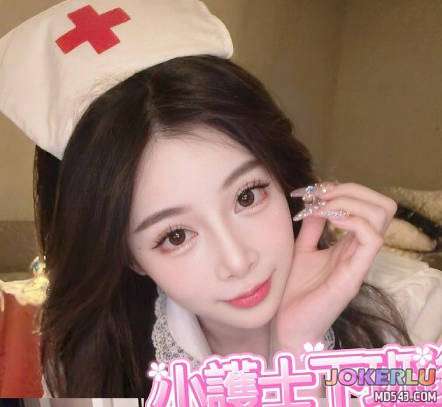  小護士下班後和醫師的淫亂生活 潔妮