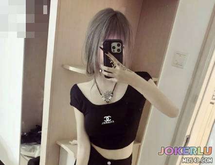  千辛万苦拿下的全纹身技校精神小妹出红了 EDmosaic